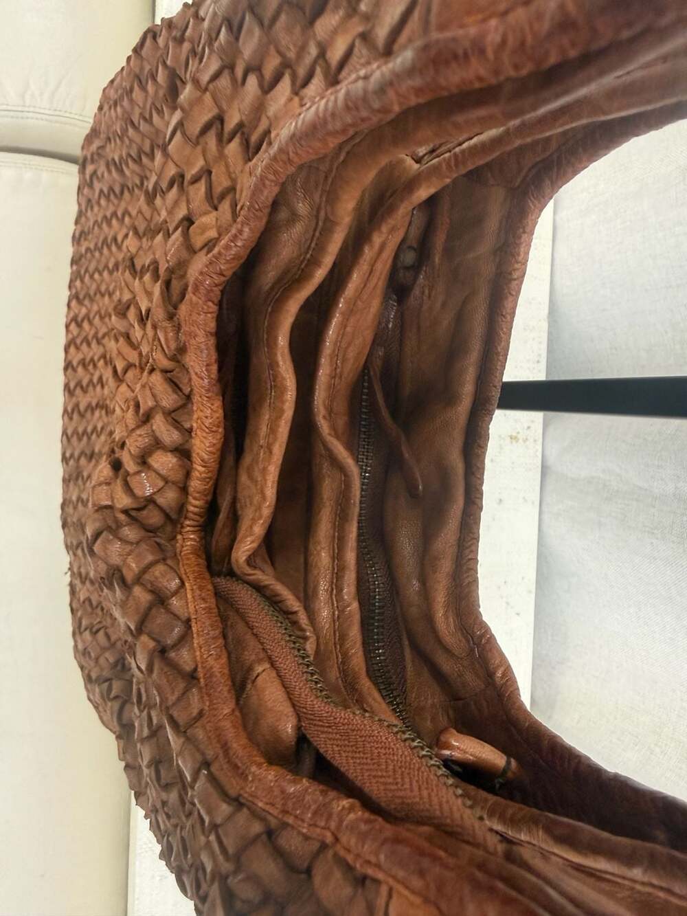 Vintage Woven Brown Leather Shoulder Bag, Made In Italy - Slouchy and Soft - Picture 3 of 9
